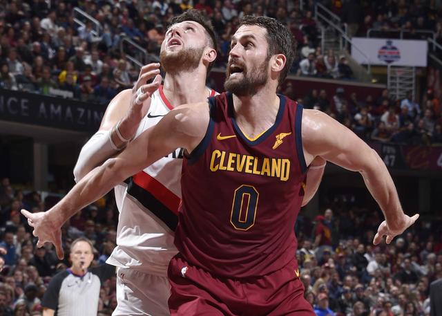 散发出低调 散发出低调